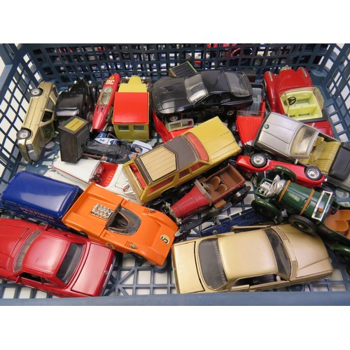33 - Job lot of assorted diecast vehicles