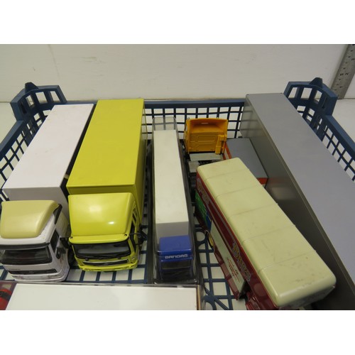 35 - Job lot of assorted model vehicles