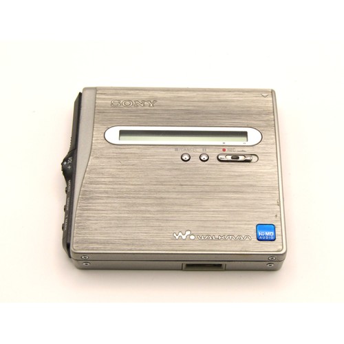 Sony Walkman MZ-NH1 portable MiniDisc player, Sony Walkman digital ...
