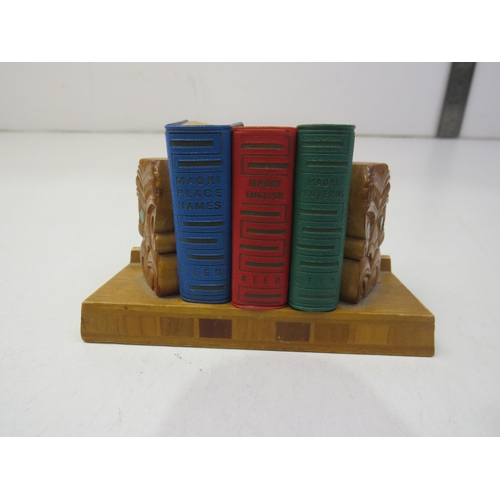 Reeds lilliput maori miniature dictionary set