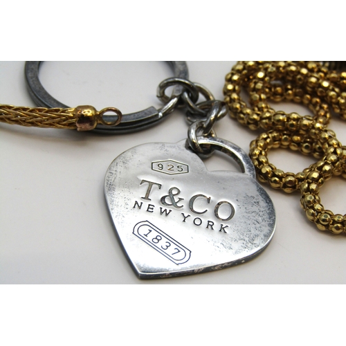 66 - Assorted silver hallmarked jewellery.
