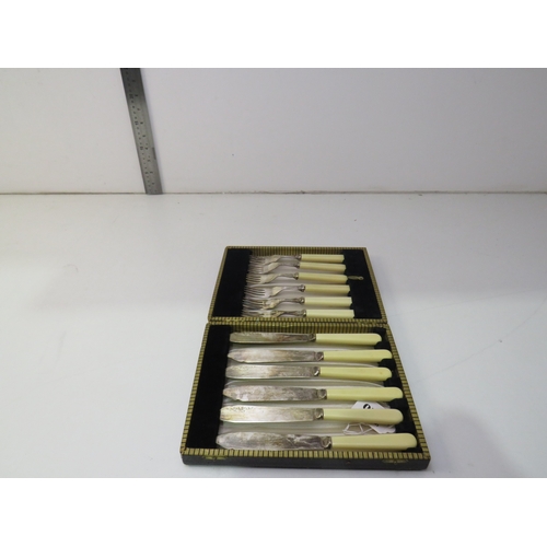 120 - EPNS fish cutlery set with knives and forks.