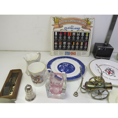 146 - Mixed box of collectables including Sylvac, Wedgwood, Royal Doulton, vintage buses, and more.