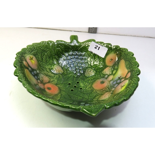 21 - Majolica green leaf fruit bowl and Bordallo Pinheiro cabbage leaf bowl.