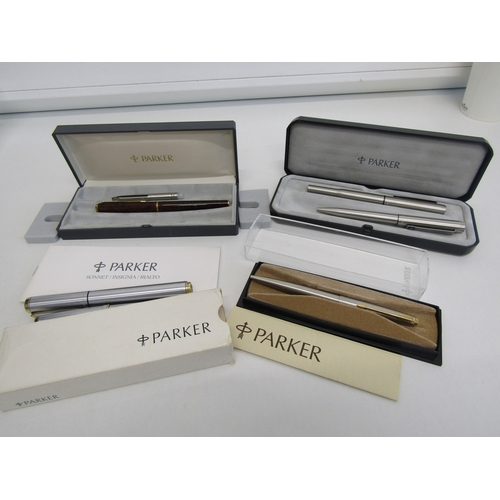 5 - A collection of assorted writing pens.