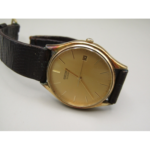 10 - Two gents Seiko watches.