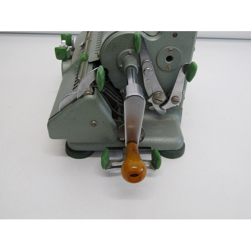 19 - Vintage 1960s Odhner mechanical pinwheel calulator.