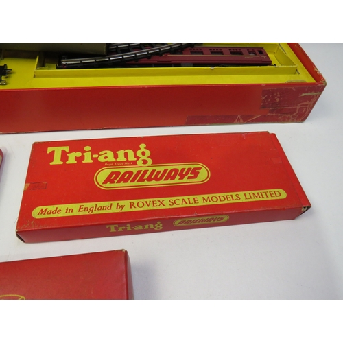 383 - Vintage Tri-ang railways sets