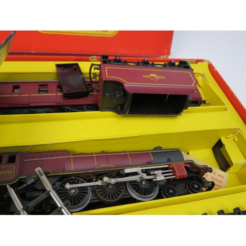 383 - Vintage Tri-ang railways sets