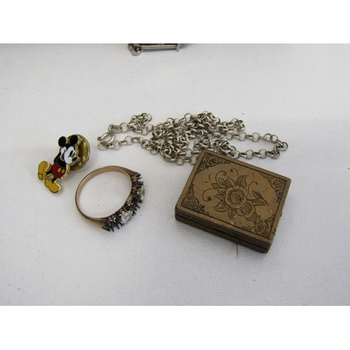 29 - Vintage musical jewellery box with jewellery.