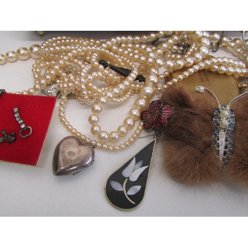 32 - Vintage musical jewellery box with jewellery including silver.