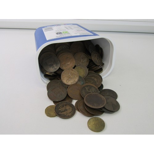 58 - A large collection of British coins 7 kilos in weight