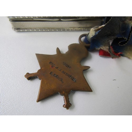 39 - Tortoiseshell snuff box with WW1 medal