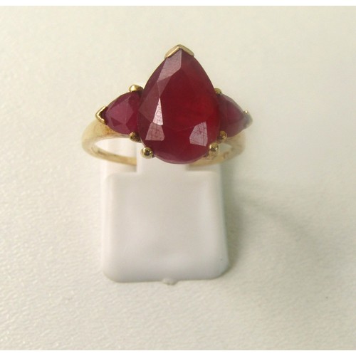 19 - 9ct Gold ring 3.7 grams
size O