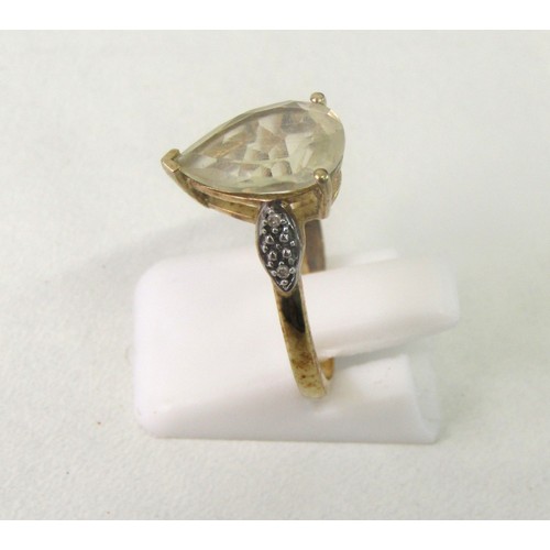 25 - 9ct Gold ring 2.6 grams