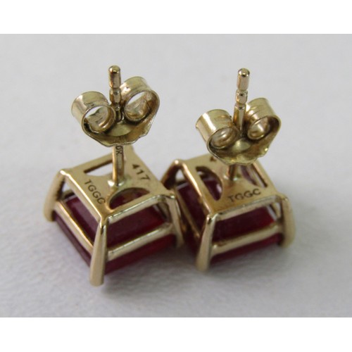 30 - 3 x pairs of 9ct gold earing's 7 grams
