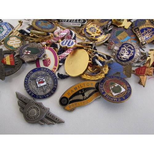 16 - Large collection of pin badges etc
Approx. weight in grams 470