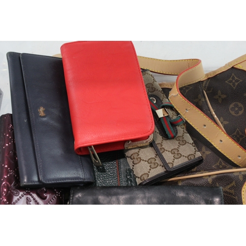 493 - Fashion Handbag Collection Womens Accessories