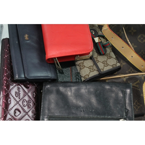 493 - Fashion Handbag Collection Womens Accessories