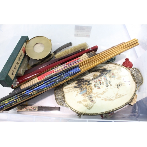 497 - Womens Vanity Collectables East Asian Collectables Inc Snuff Bottles & Hand Fans
