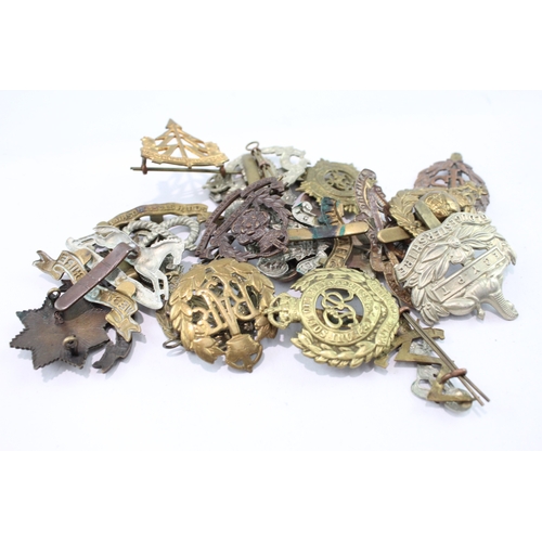 532 - Mixed Military Cap Badges Lot Inc Kings Crown, ATS, Tank Corp, RM, Etc