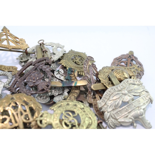 532 - Mixed Military Cap Badges Lot Inc Kings Crown, ATS, Tank Corp, RM, Etc