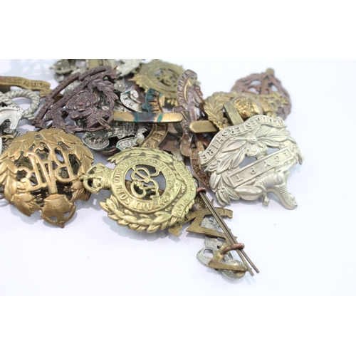 532 - Mixed Military Cap Badges Lot Inc Kings Crown, ATS, Tank Corp, RM, Etc