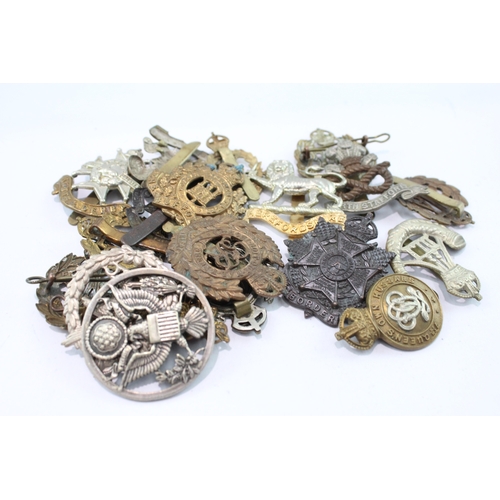 540 - Mixed Military Cap Badges Lot Inc AAC, ATS, RAMC, China Border R, Etc