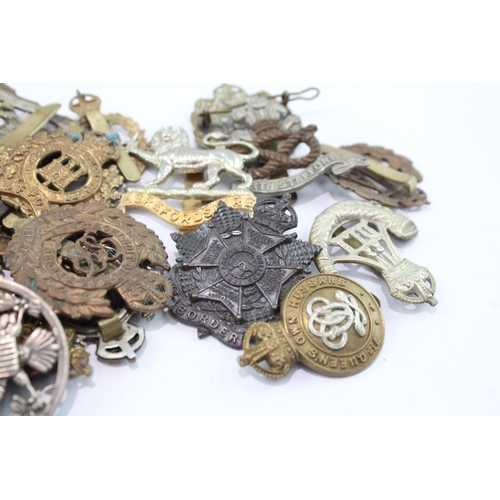 540 - Mixed Military Cap Badges Lot Inc AAC, ATS, RAMC, China Border R, Etc
