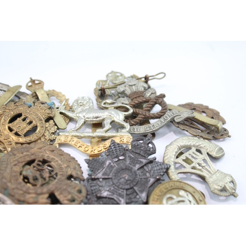 540 - Mixed Military Cap Badges Lot Inc AAC, ATS, RAMC, China Border R, Etc