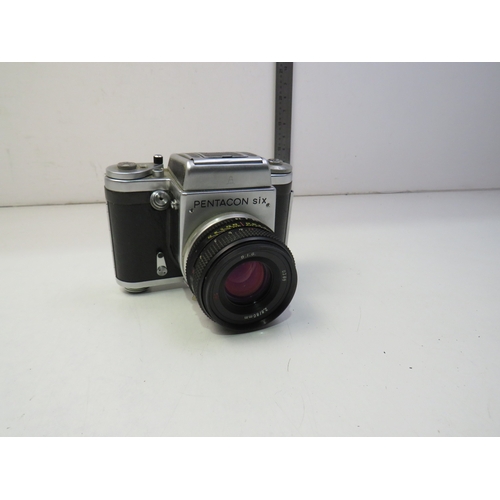 562 - Pentacon six camera