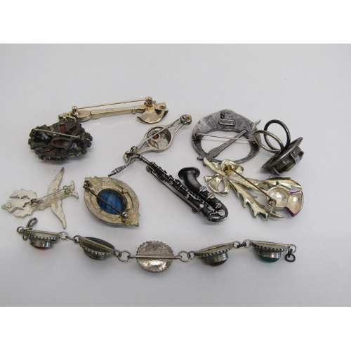 86 - Collection of vintage brooches and jewellery including Scottish miracle.