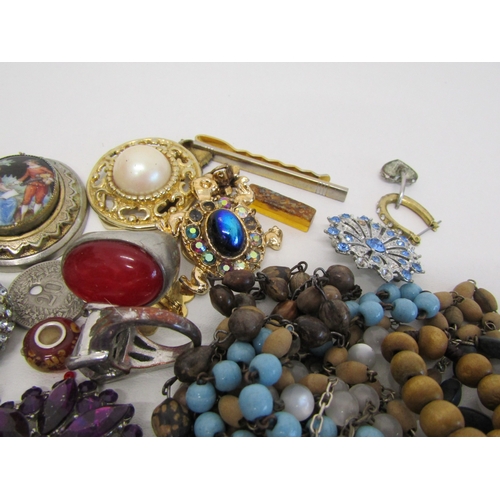 79 - Mixed lot of jewellery including vintage rosaries.