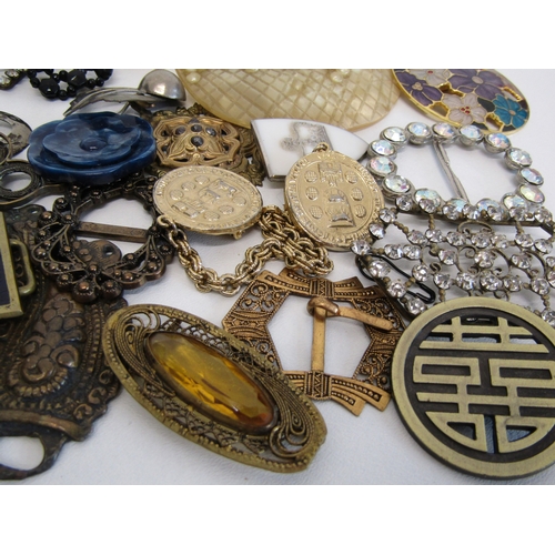 72 - Collection of vintage and antique buckles.