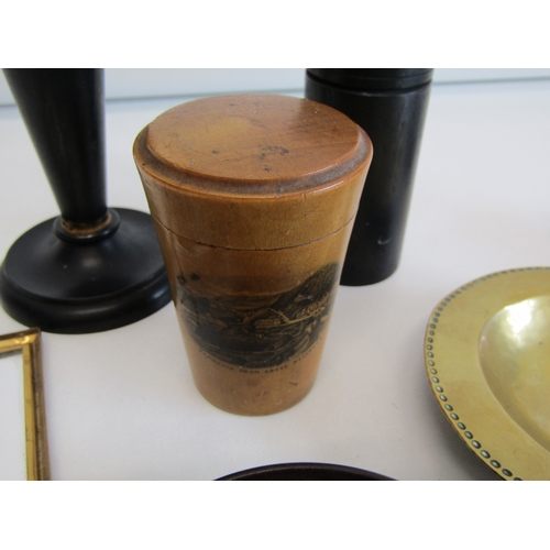 88 - Vintage smoking/dresser accessories lot.