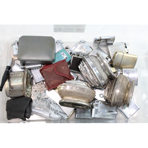 489 - Pocket Lighters Tobacciana Collectables Ronson & Colibri inc Table Lighters, etc