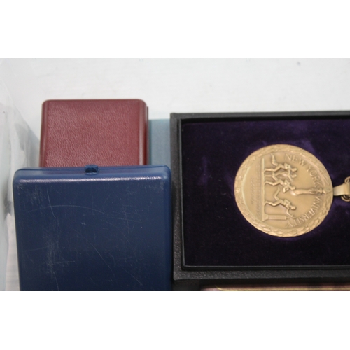 490 - Boxed Mixed International Medals Lot INc Gent 1946 Dates, American NY, Dutch