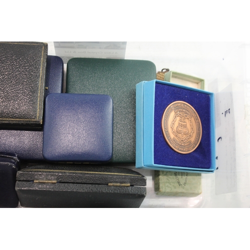 492 - Mixed Boxed Sparking Medalion Collection Ince 1939 Cricket Comp, Common Wealth