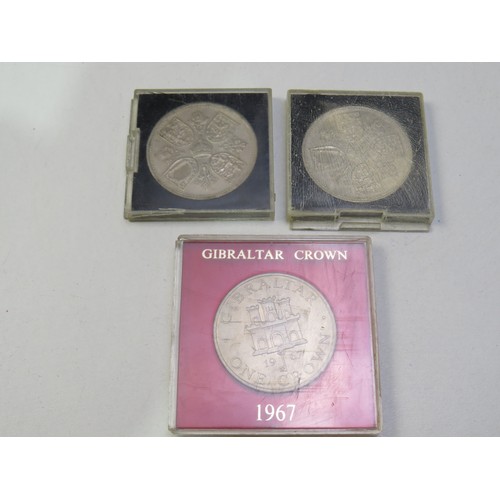 102 - 12 Q.E II Crowns including two Queen mother