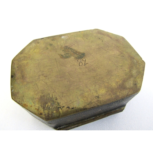 99B - Two vintage trinket boxes and a mother of pearl shell purse.