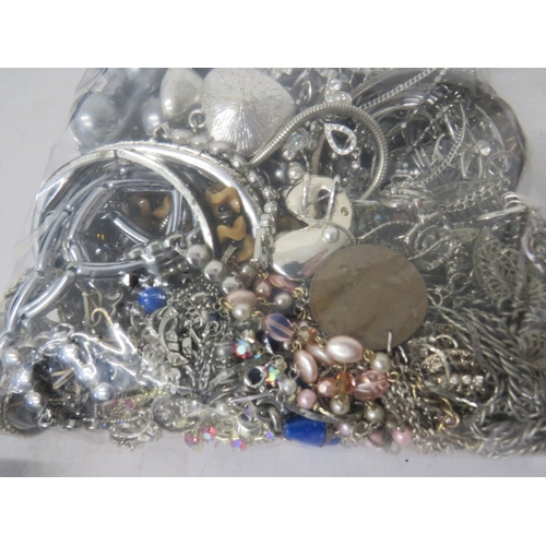 134 - 2kg mixed costume jewellery