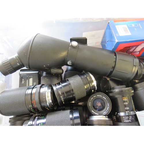 372 - Box of assorted lenses