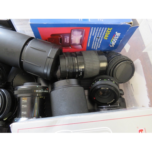 372 - Box of assorted lenses