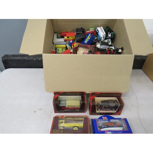 392 - Job lot of assorted diecast vehicles to include boxed and loose