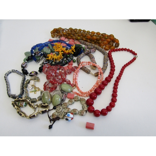 63 - Assorted jewellery and beads including gemstone.