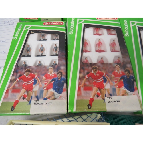 398 - Job lot of subbuteo to include twelve boxed team sets