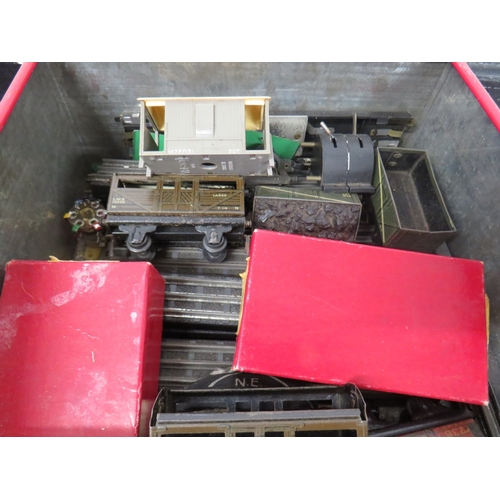 412 - Lot of assorted model railway to include locomotives