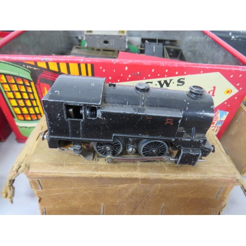 412 - Lot of assorted model railway to include locomotives