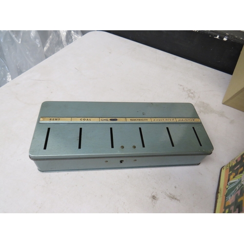 418 - Lot of assorted collectable tins