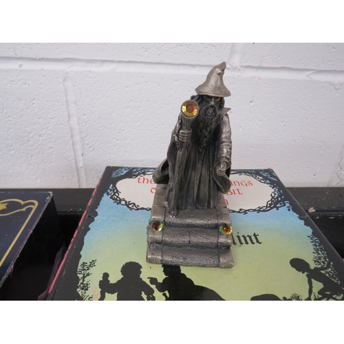 419 - Five boxed Tudor Mint figures to include The Lord of the Rings